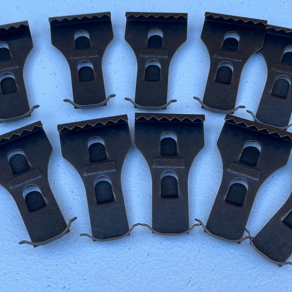 3/$15 New In package Brick Brackets 10 Pc